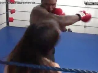 Fekete férfi boksz beast vs apró fehér picsa ryona