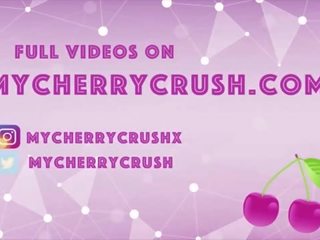 Inviting lợi phẩm trêu chọc trong quần lót và thủ dâm với đồ chơi - cherrycrush