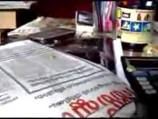 Kerala συνδετήρας διευθυντής exploiting heroine