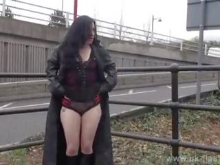 Gothic exhibitionist fayth corbin flashes at masturbates sa publiko may baguhan