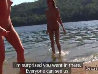 组 的 女同志 闺蜜 裸体 在 lake