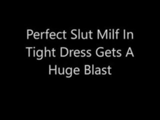 Perfetto adescatrice milf in stretta abito prende un enorme esplosione
